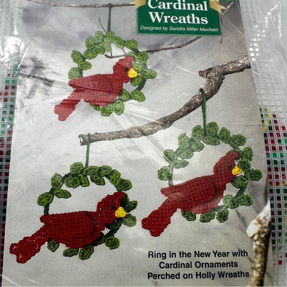 The Needlecraft Shop Cardinal Wreaths Stitch Christmas Trimmings Plastic Canvas - Picture 2 of 6